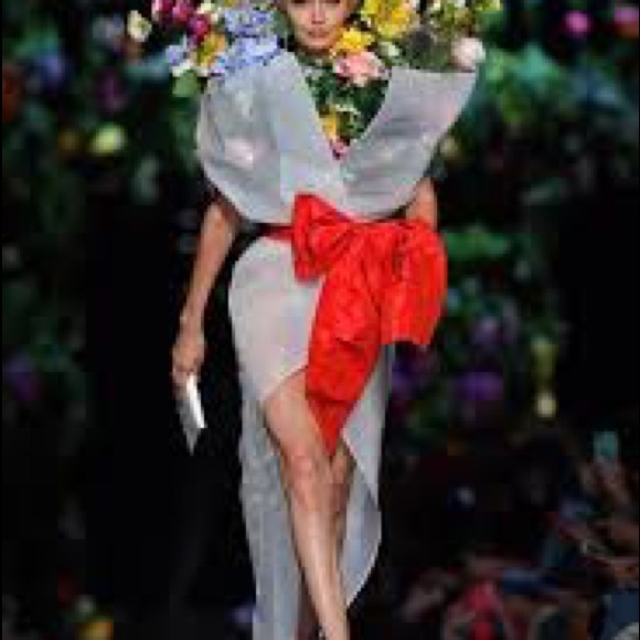 ELEGANCE & FANTASY are a GIRL’S BEST FRIEND - Picture 8 of 8